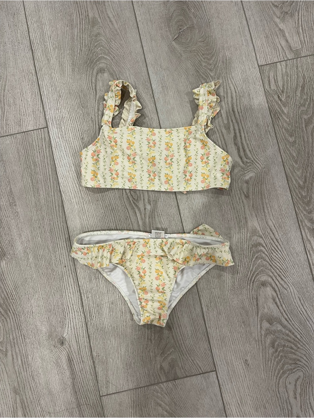 Minnow girls linear citrus ruffle strap bikini, size 11/12 EUC